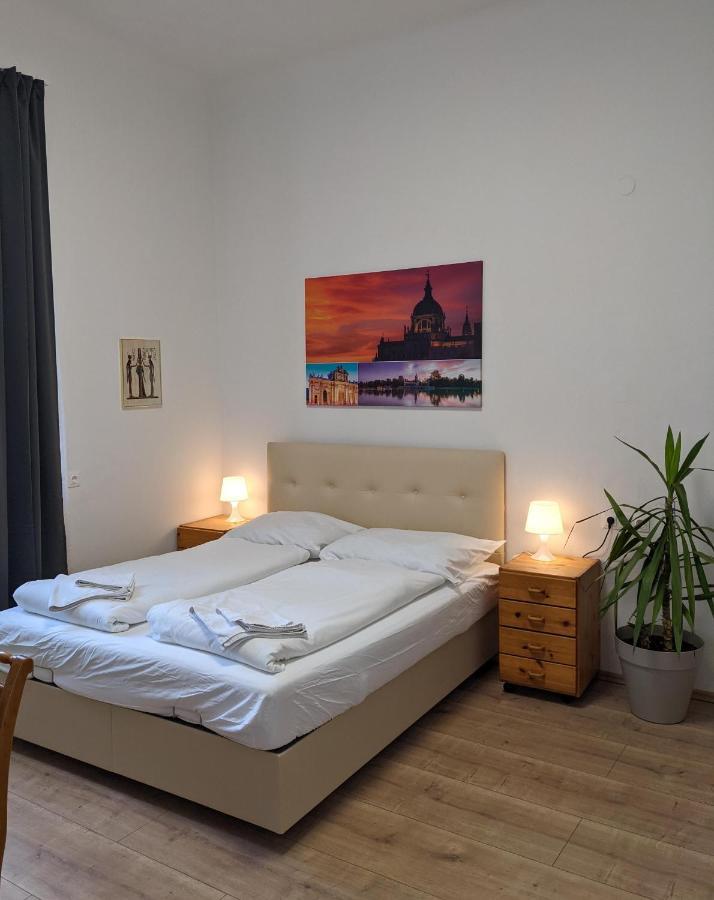 007 Studio Apartment Madrid 30M2 クラーゲンフルト エクステリア 写真