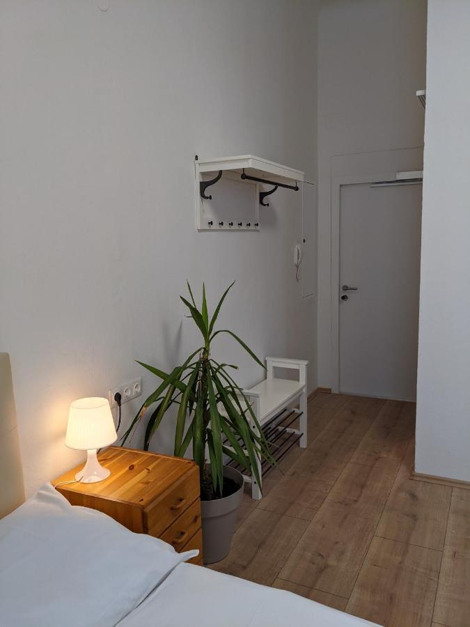 007 Studio Apartment Madrid 30M2 クラーゲンフルト エクステリア 写真