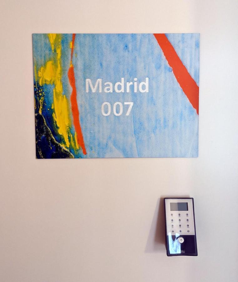 007 Studio Apartment Madrid 30M2 クラーゲンフルト エクステリア 写真